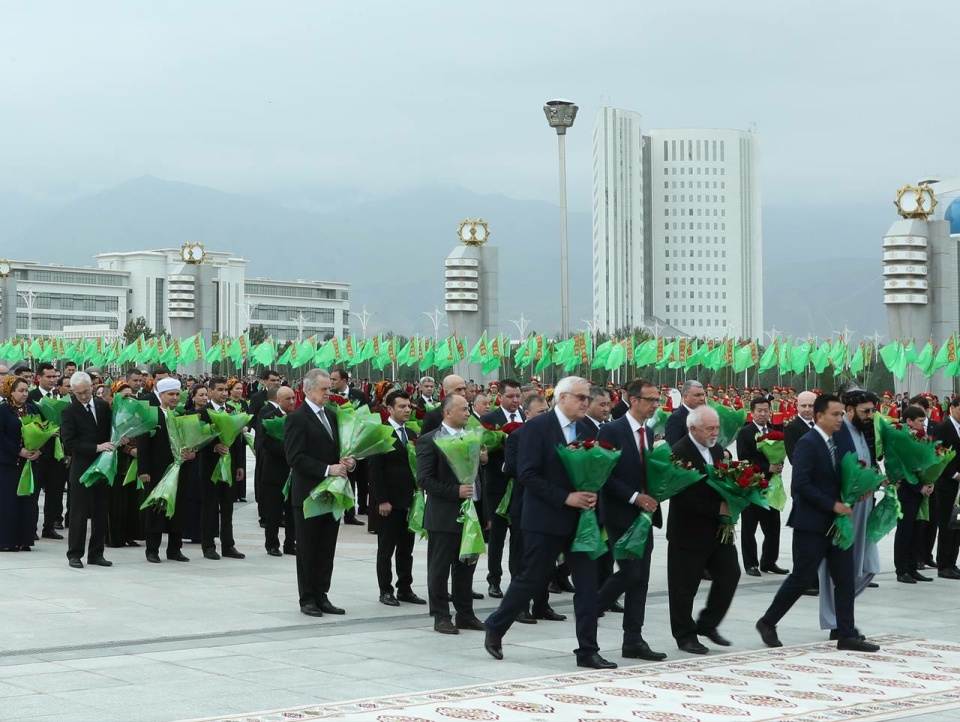 Туркменабад сегодня. День независимости Туркменистана 2022. День государственного флага Туркменистана. День Конституции Turkmenistan. Парад Туркменистан 2022.